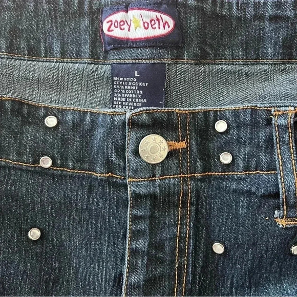 Zoey Beth Mini Skirt Size Large Denim with Rhinestones - 2000’s / Y2K - Picture 5 of 5